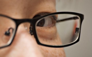 散光镜片和近视镜片有什么不一样，散光镜片和近视镜片有什么不一样图片