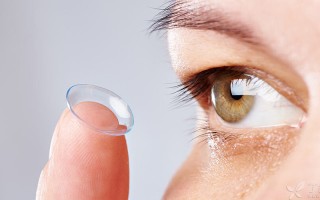 戴隐形眼镜度数怎么佩戴，戴隐形眼镜度数怎么佩戴好
